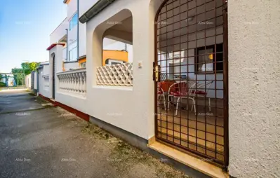 Wohnung 65 m², Barbariga, Erdgeschoss und überdachte Terrasse