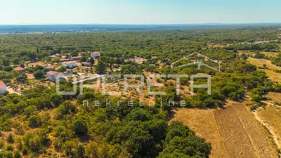 Građevinsko zemljište 482 m², Poličnik - dozvola za kuću i bazen - 4