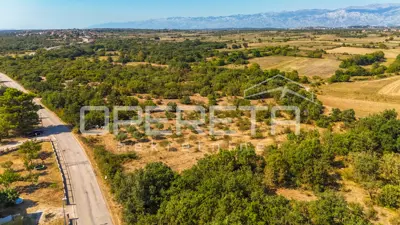 Građevinsko zemljište 482 m², Poličnik - dozvola za kuću i bazen - 3