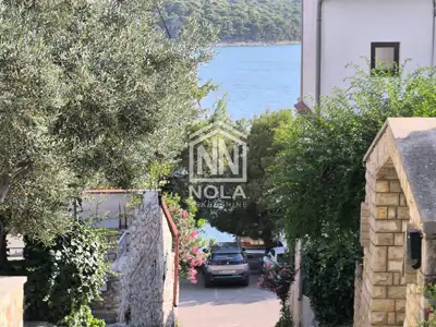 Apartman 59 m², Tisno - pogled na more i balkon