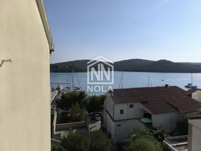 Apartman 59 m², Tisno - pogled na more i balkon - 7