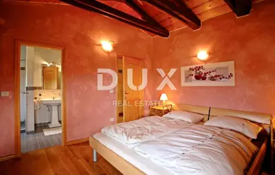 House 300 m², Labin - pool and summer kitchen - 19