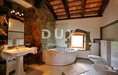 House 300 m², Labin - pool and summer kitchen - 22