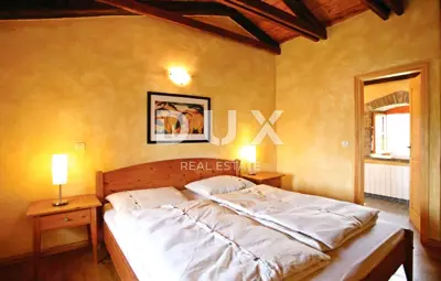 House 300 m², Labin - pool and summer kitchen - 17