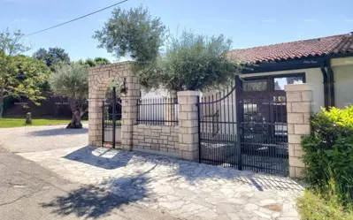 House 370 m², Zambratija - peace and proximity to the sea - 5