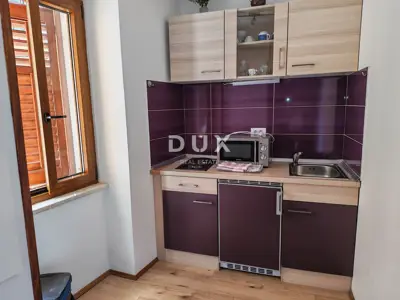 Apartment 35 m², Rovinj - first row to the sea, sea view - 3