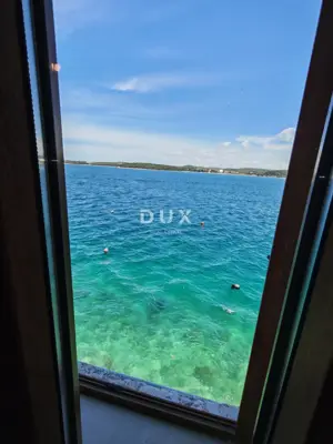 Apartment 35 m², Rovinj - first row to the sea, sea view - 2