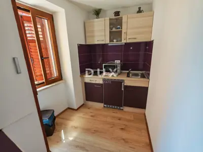 Apartment 35 m², Rovinj - first row to the sea, sea view - 4