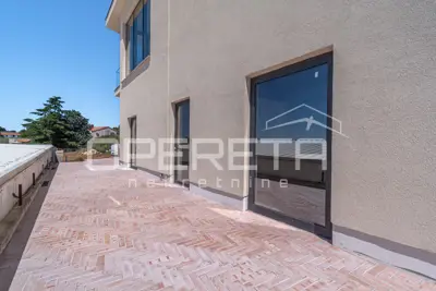 Poslovna zgrada 555 m², Poreč - lako dostupna lokacija - 18