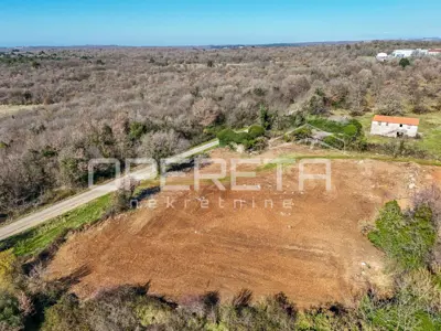 Istria, Tar - land with an Istrian farmhouse - 6