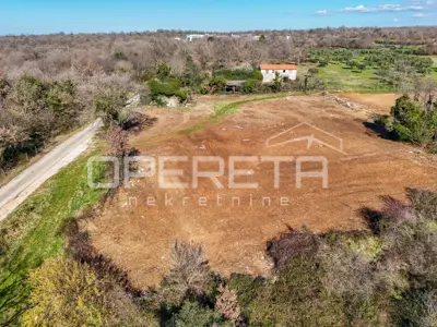 Istria, Tar - land with an Istrian farmhouse - 2