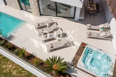 Villa 174 m², Sukošan - erste Reihe zum Meer - 11