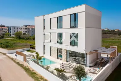 Villa 174 m², Sukošan - erste Reihe zum Meer