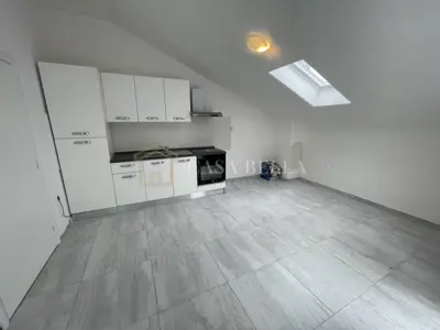 Stan 87 m² u Centru Crikvenice