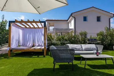 Istra - moderna vila s bazenom i uređenom okućnicom - 2