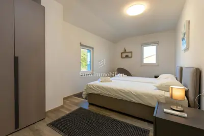 Istra - moderna vila s bazenom i uređenom okućnicom - 13