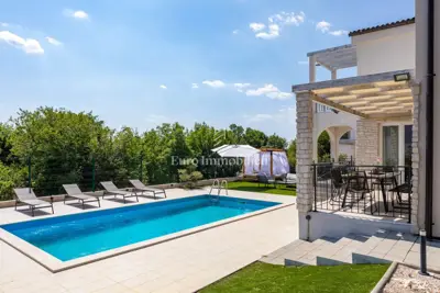 Istra - moderna vila s bazenom i uređenom okućnicom - 20