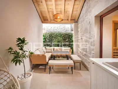 Steinhaus 180 m², Kaštel Novi am Meer und Liegeplatz für ein Boot - 2