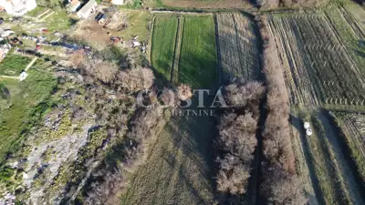 Građevinsko zemljište 1.470 m², Lovinac - mirna lokacija - 3