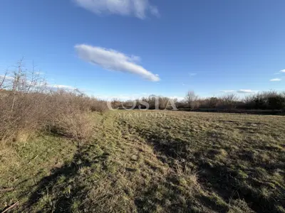 Građevinsko zemljište 1.470 m², Lovinac - mirna lokacija - 2