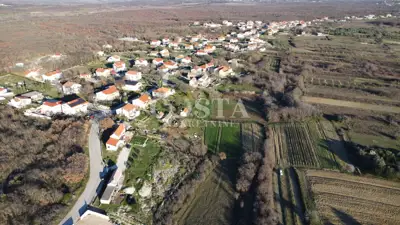 Građevinsko zemljište 1.470 m², Lovinac - mirna lokacija - 7