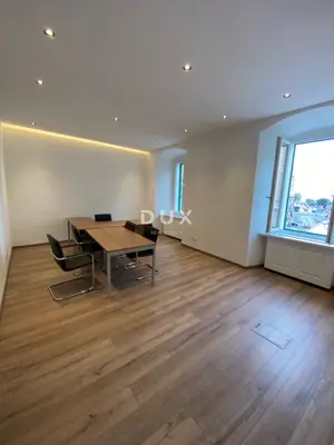 Rijeka, Korzo, poslovni prostor, 115 m², 2. kat, najam