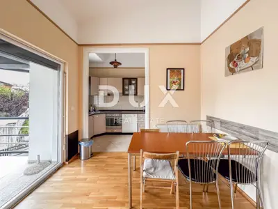 Haus 505 m², Oprić - 5 Wohneinheiten - 12
