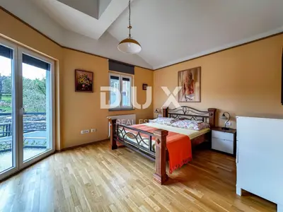 Haus 505 m², Oprić - 5 Wohneinheiten - 7
