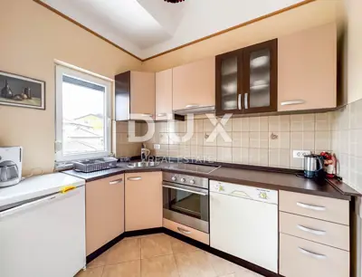 Haus 505 m², Oprić - 5 Wohneinheiten - 13