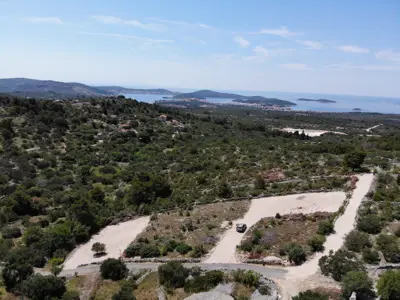 Rogoznica (mirna lokacija): Zemljište 569 m² s prekrasnim pogledom