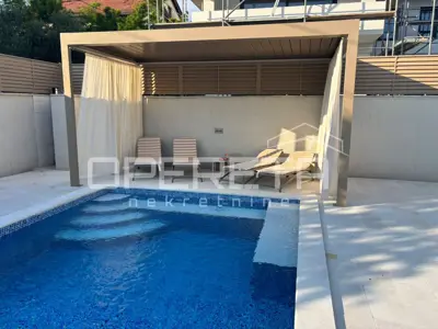 Ekskluzivna kuća s bazenom, idealna lokacija 100 m do mora – Zadar - 9