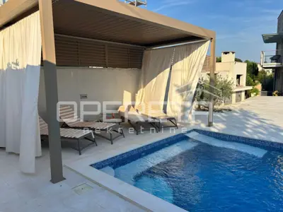 Ekskluzivna kuća s bazenom, idealna lokacija 100 m do mora – Zadar - 8
