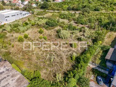 Zemljište 2.253 m², Pula - Šijana, industrijska zona