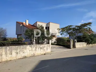 Haus 300 m², Škatari - ruhige Lage in einer Sackgasse - 2
