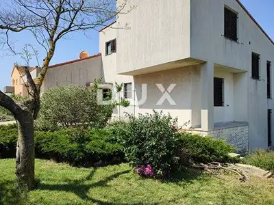 Haus 300 m², Škatari - ruhige Lage in einer Sackgasse - 5