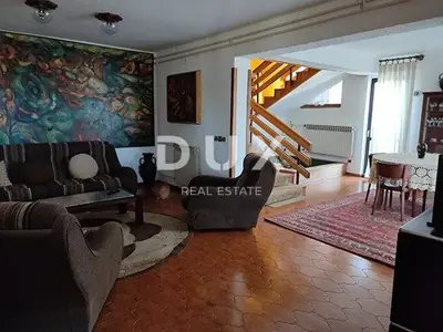 Haus 300 m², Škatari - ruhige Lage in einer Sackgasse - 12