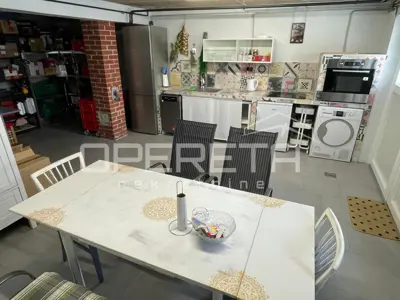 House 260 m², Vrapče - two separate apartments - 20