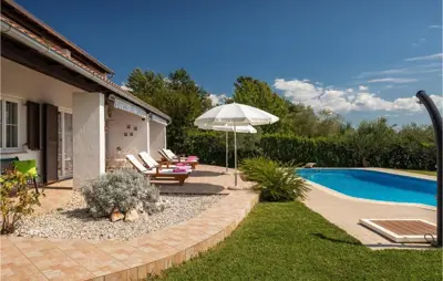 Ferienhaus in Poreč, 1560 m² Garten und Privatsphäre - 16