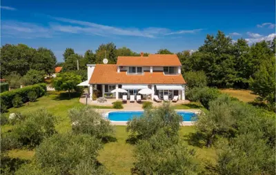Ferienhaus in Poreč, 1560 m² Garten und Privatsphäre - 6