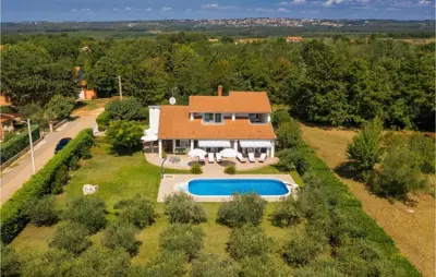 Ferienhaus in Poreč, 1560 m² Garten und Privatsphäre - 2