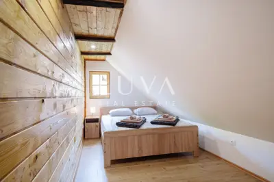 Estate 191 m², Tušilović - by the Korana and private bathing area - 14