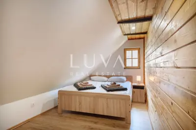 Estate 191 m², Tušilović - by the Korana and private bathing area - 15