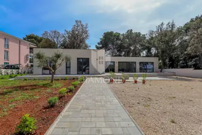 Villa 155 m², Rovinj - ruhige Straße in der Nähe des Strandes - 16