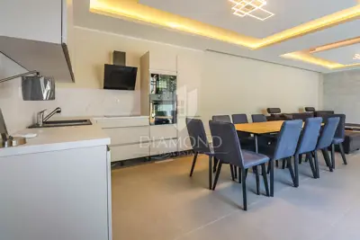 Villa 155 m², Rovinj - ruhige Straße in der Nähe des Strandes - 5