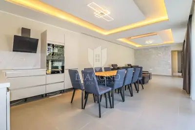 Villa 155 m², Rovinj - ruhige Straße in der Nähe des Strandes - 4
