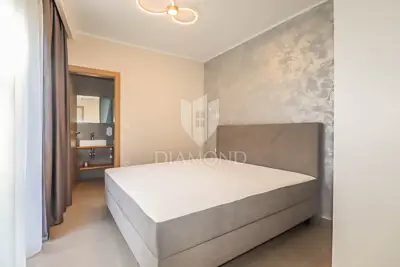 Villa 155 m², Rovinj - ruhige Straße in der Nähe des Strandes - 11