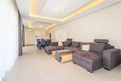 Villa 155 m², Rovinj - ruhige Straße in der Nähe des Strandes - 7
