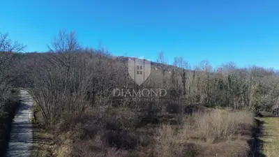 Pićan, spacious building plot with open views - 2