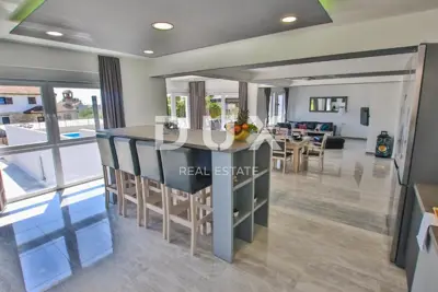 House 450 m², Rogovići, Kaštelir-Labinci - quiet location 4 km from the sea - 9