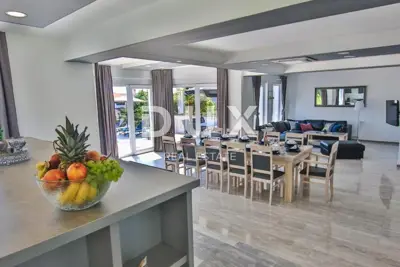 House 450 m², Rogovići, Kaštelir-Labinci - quiet location 4 km from the sea - 8